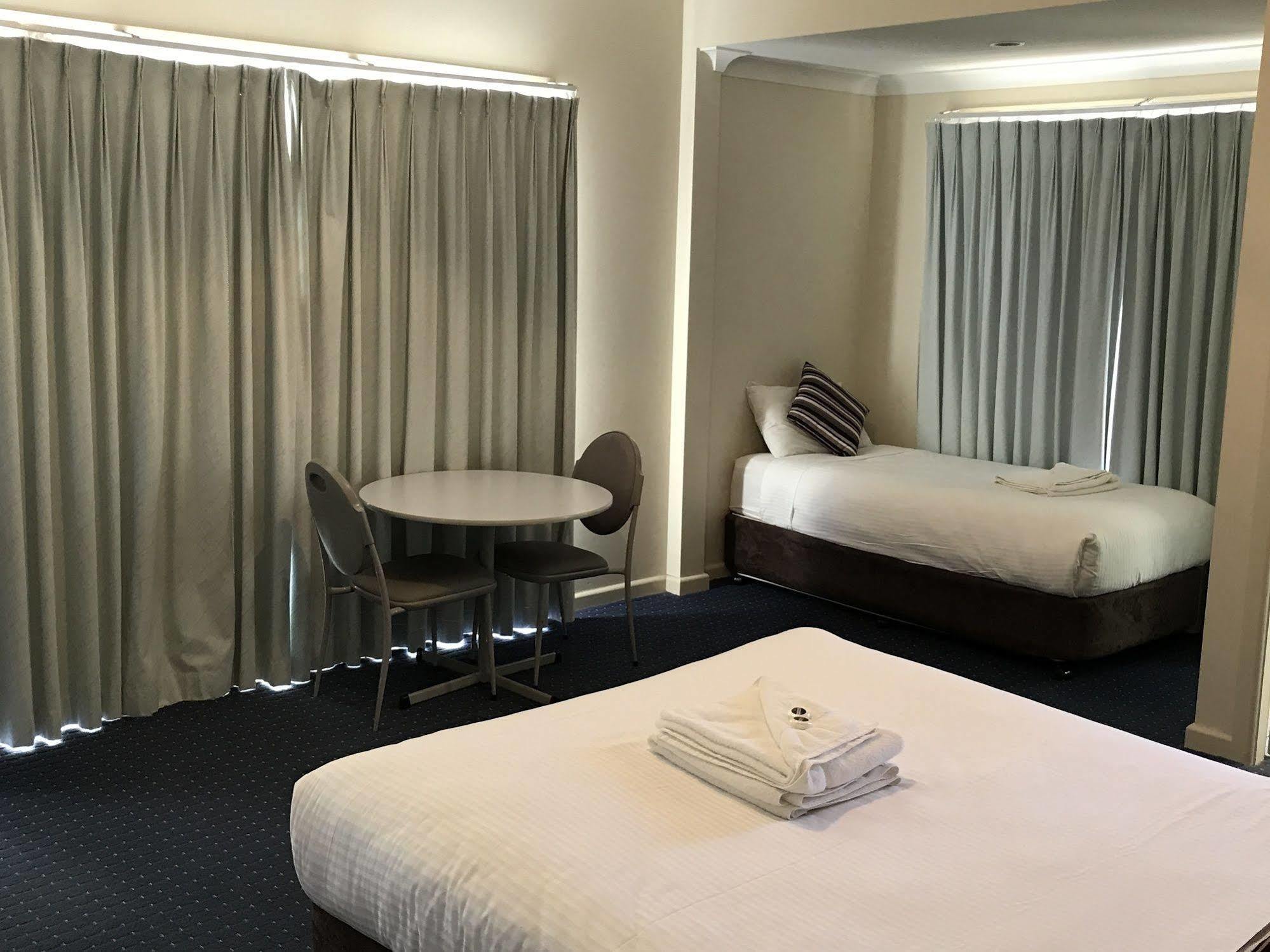 ออเรนจ์ มอเตอร์ ลอดจ์ Motel ภายนอก รูปภาพ